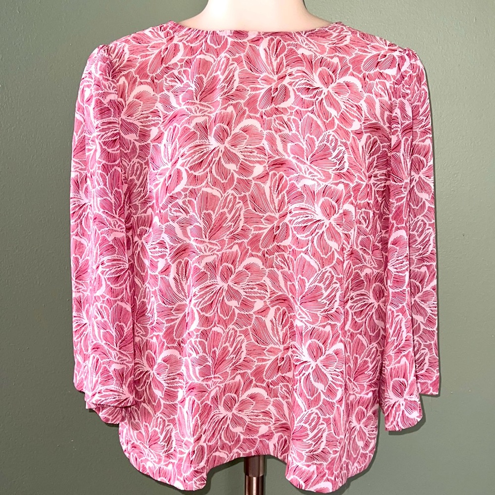 LUXURY RODEBJER Beautiful flowly blouse with floral design